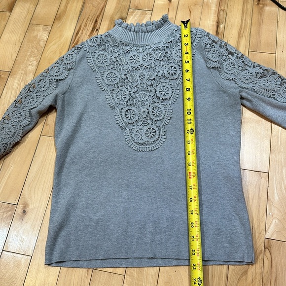 Giani Mock-Neck Sweater - Picture 3 of 8